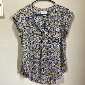Short sleeved blouse